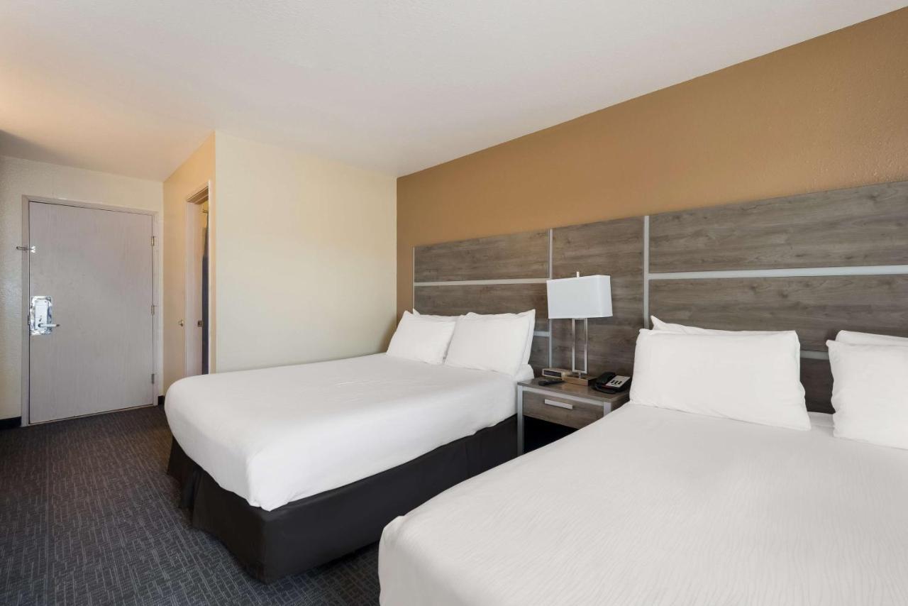 Surestay Hotel By Best Western Уелс Екстериор снимка