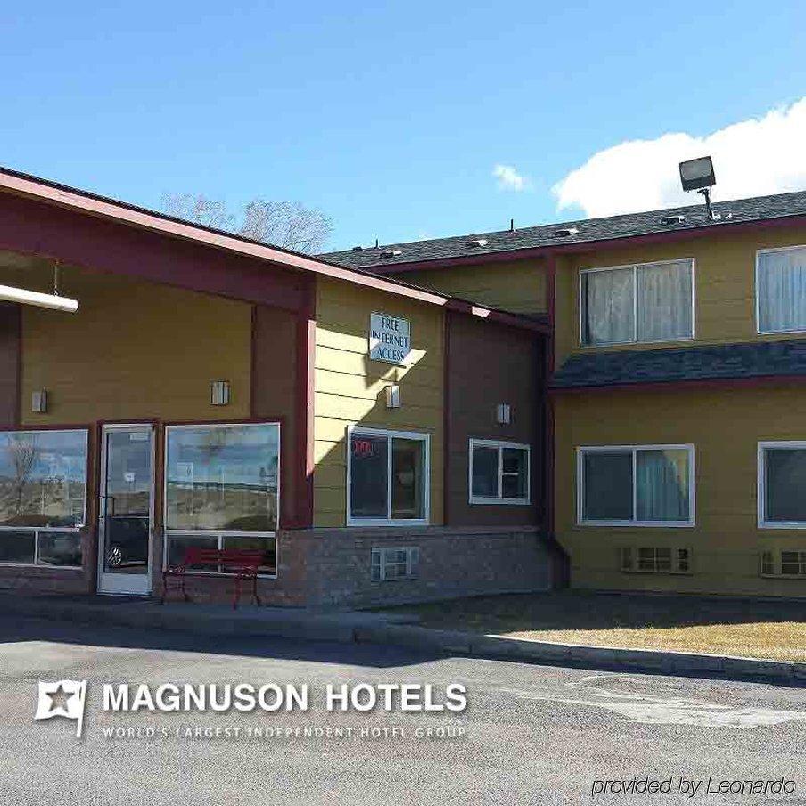 Surestay Hotel By Best Western Уелс Екстериор снимка