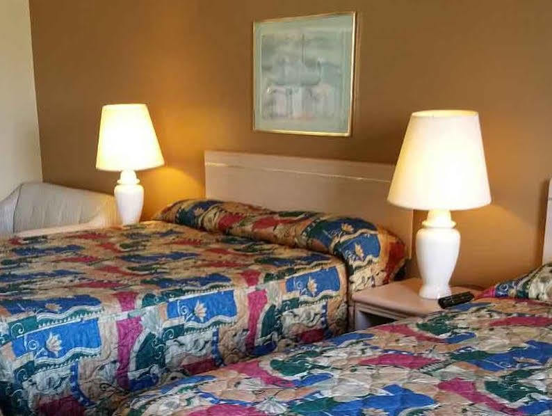 Surestay Hotel By Best Western Уелс Екстериор снимка