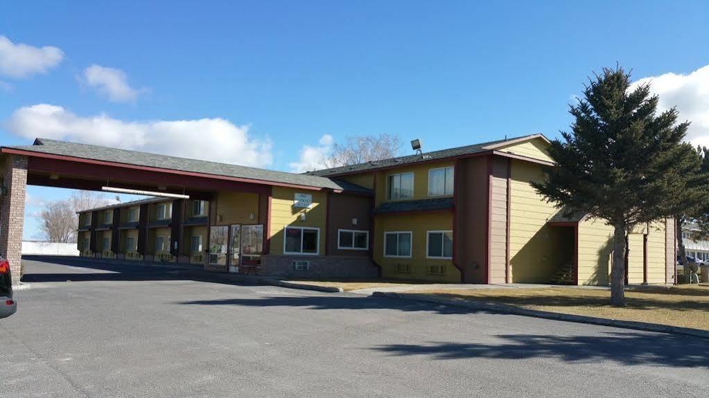 Surestay Hotel By Best Western Уелс Екстериор снимка